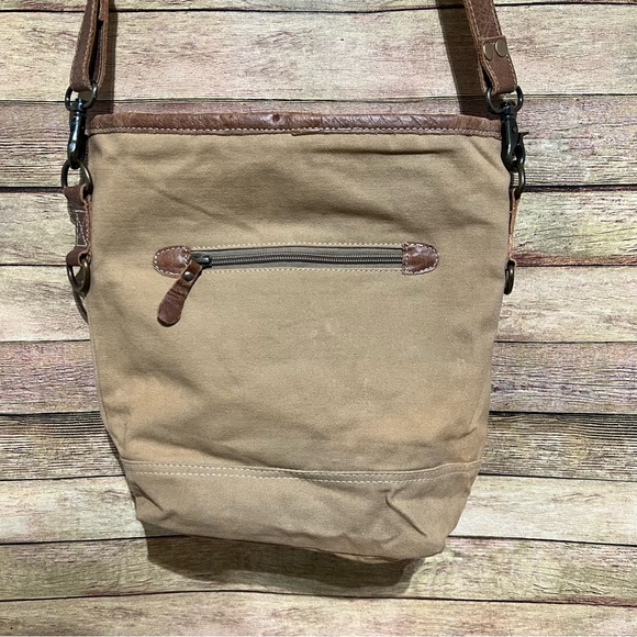 Myra B Nez Perce Shoulder Bag - Picture 3 of 9